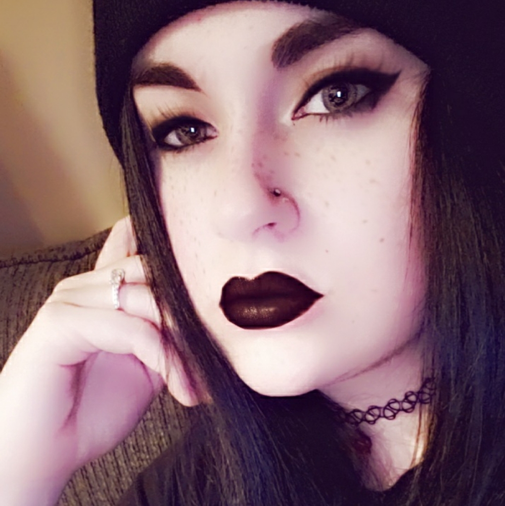 Meet your Posher, Alexis